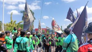 Aksi Demo Ojol Suarakan 7 Tuntutan