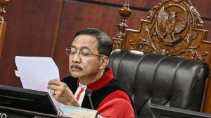 Hakim MK Dalam Sidang MK 1