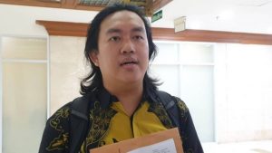 Andrie Yunus, Kantaflash, Kontras