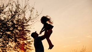 6 Alasan Kehadiran Ayah Penting bagi Anak Perempuan