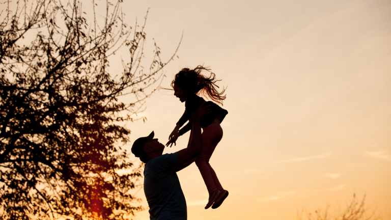 6 Alasan Kehadiran Ayah Penting bagi Anak Perempuan