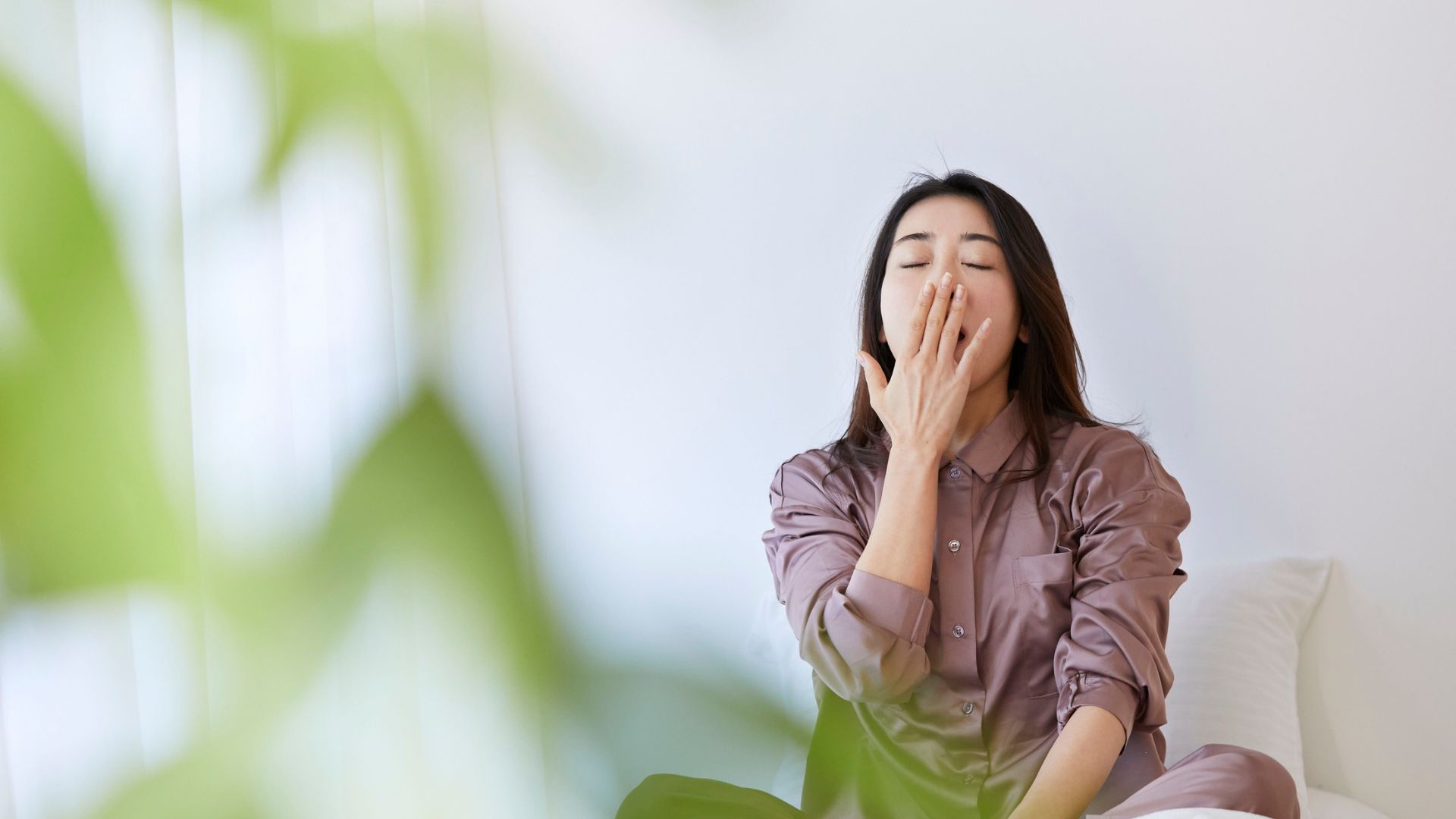 Sering Menguap Padahal Sudah Cukup Tidur? Ini 5 Penyebab yang Perlu Diwaspadai