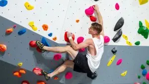 Tak Hanya Melatih Fisik, Ini 5 Manfaat Bouldering yang Perlu Kamu Tahu!