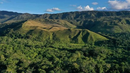 Barisan Pegunungan Tambrauw, Papua Barat. Sumber: Kompas/Raditya Helabumi. Tambrauw, Papua, Papua Barat