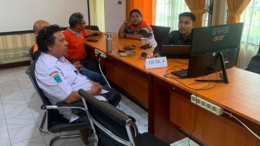 Suasana pendampingan yang diikuti oleh staf OPD. Manokwari